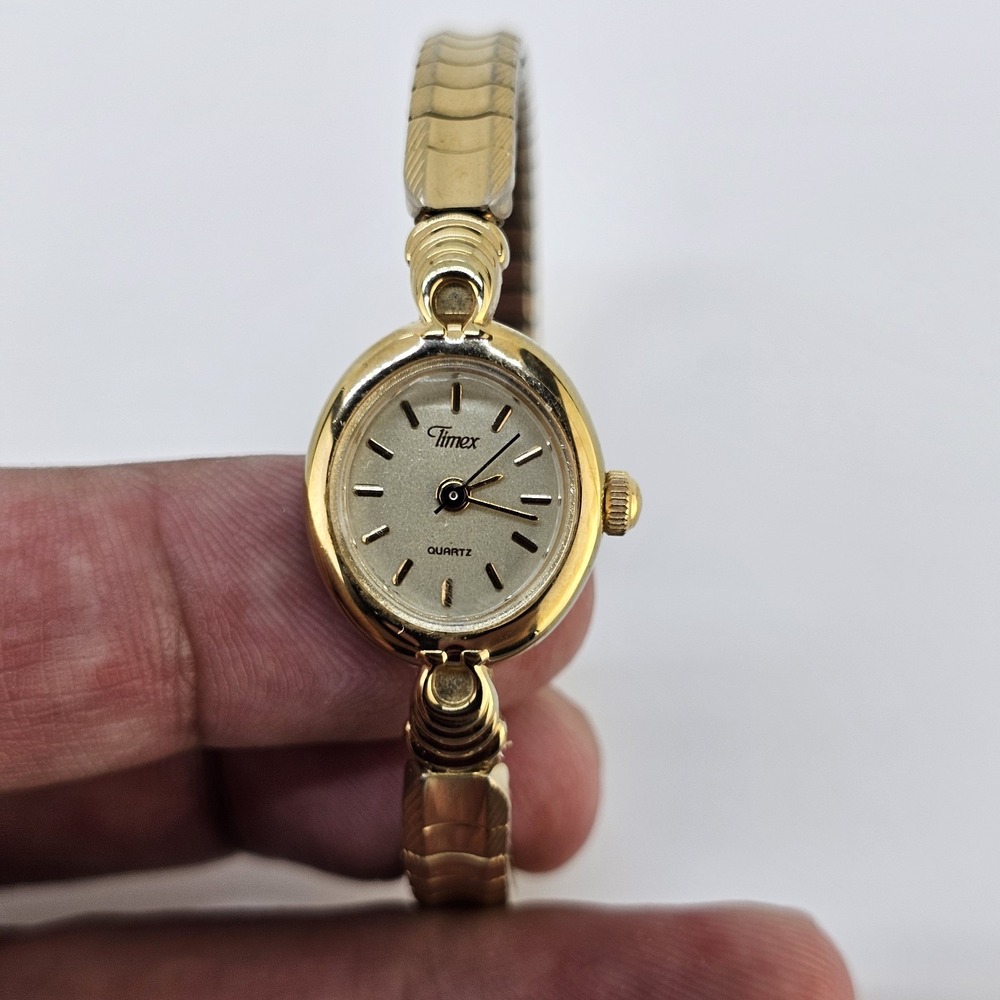 VTG Timex Women's Watch 18MM Gold Dial Gold Expandable Band 5.75" NEW Battery